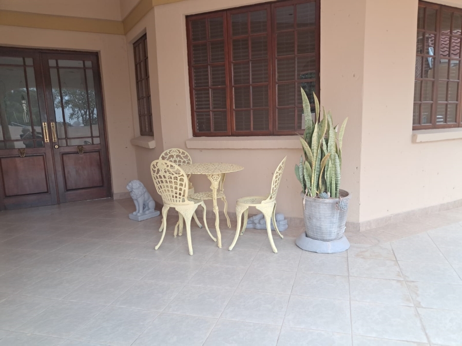 6 Bedroom Property for Sale in Safari Gardens North West